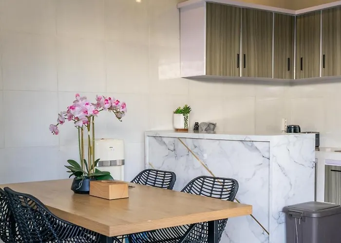 The Kakadu - A New Modern 2br With Private Pool In ヴィラ スミニャック